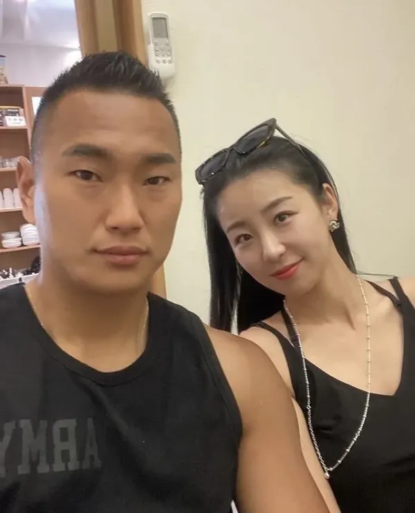 정대세와 여성의 또 다른 셀카